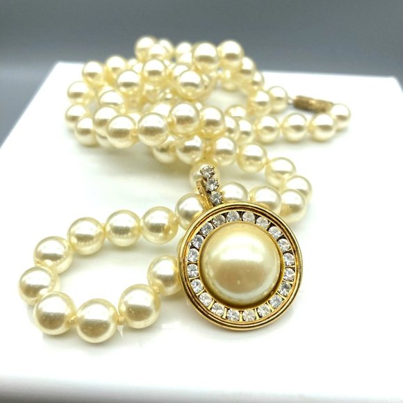 Classy Pearl with Crystal Halo Pendant Enhancer on Lustrous Knotted Glass Pearl - Picture 3 of 5